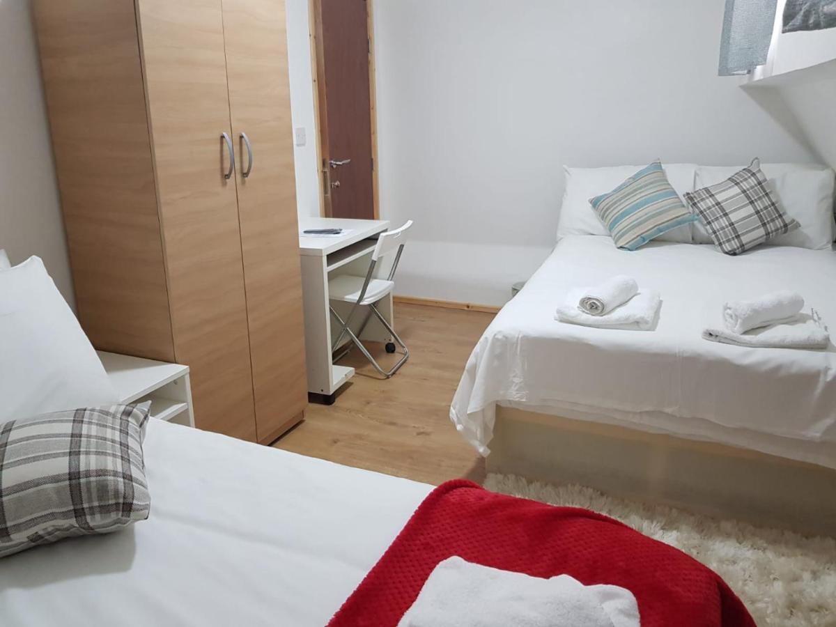 Oyo New City Lodge Лондон Екстериор снимка